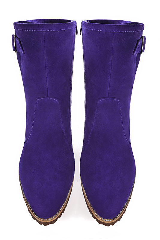 Violet purple women's ankle boots with buckles on the sides. Round toe. Flat rubber soles. Top view - Florence KOOIJMAN